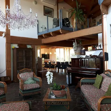 Casa Panorama Ad Est 住宿加早餐酒店 *